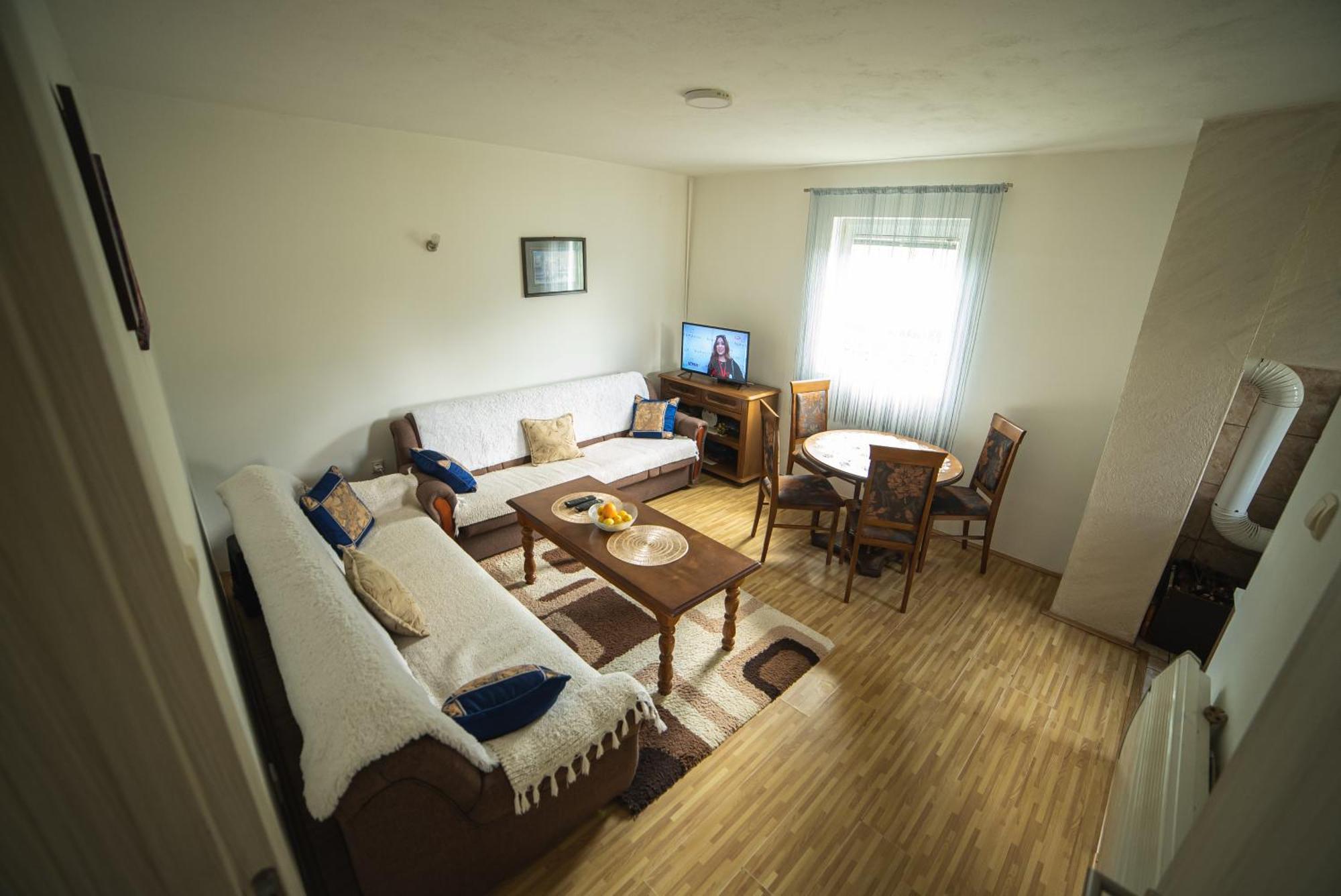 Guest House "Visnja" ชาเบลียค ภายนอก รูปภาพ